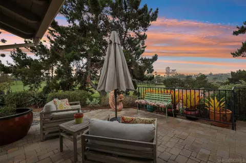 109 Villa Hermosa Ct, Solana Beach, CA 92075