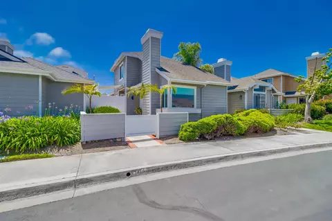807 Windcrest Dr, Carlsbad, CA 92011 photo 2