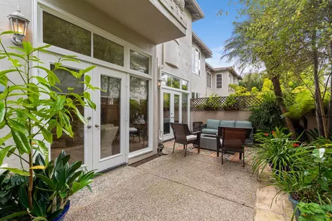 Exterior - 3128 Almahurst Row, La Jolla, CA 92037 photo 4 of 6