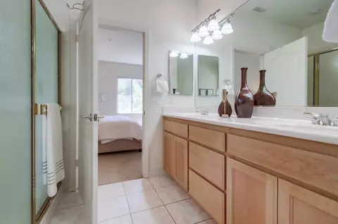 Bath - 24034 Sargeant Rd, Ramona, CA 92065 photo 4 of 4