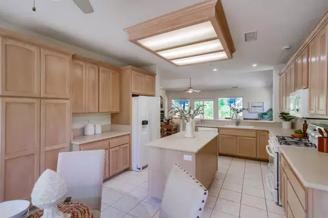 Kitchen - 24034 Sargeant Rd, Ramona, CA 92065 photo 5 of 7