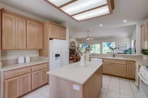 Kitchen - 24034 Sargeant Rd, Ramona, CA 92065 photo 6 of 7