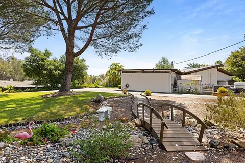 821 E 17th Ave, Escondido, CA 92025 photo 2