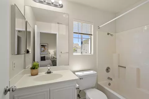 Bath - 8902 Arlingdale Way, Spring Valley, CA 91977 photo 2 of 3