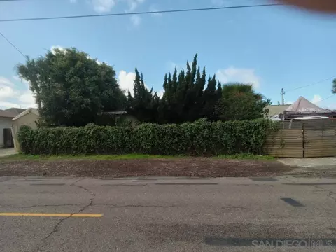 3985 Highland Dr, Carlsbad, CA 92008