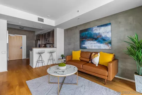 321 10th Ave #1703, San Diego, CA 92101