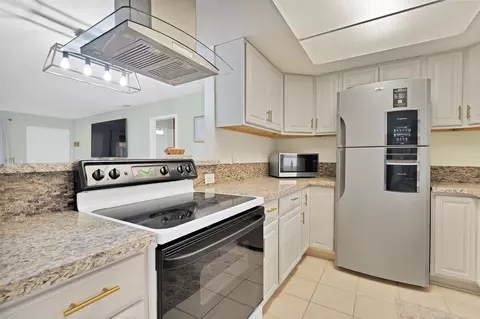 Kitchen - 901 N Fig St #E, Escondido, CA 92026 photo 3 of 6