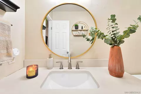 Bath - 901 N Fig St #E, Escondido, CA 92026 photo 2 of 4