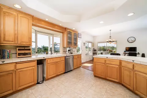 2142 Eastom Way, Fallbrook, CA 92028 photo 17