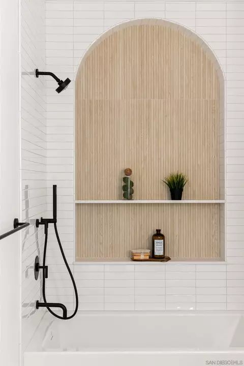 Bath - 711 F Ave, Coronado, CA 92118 photo 7 of 7