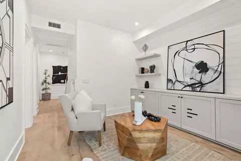 Entry Way - 711 F Ave, Coronado, CA 92118 photo 6 of 7