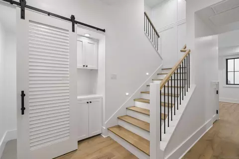 Entry Way - 711 F Ave, Coronado, CA 92118 photo 4 of 7