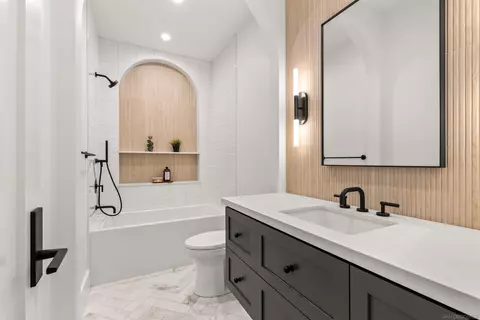 Bath - 711 F Ave, Coronado, CA 92118 photo 5 of 7