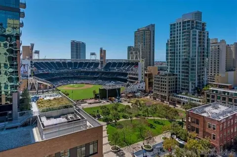 427 9th Ave #1102, San Diego, CA 92101