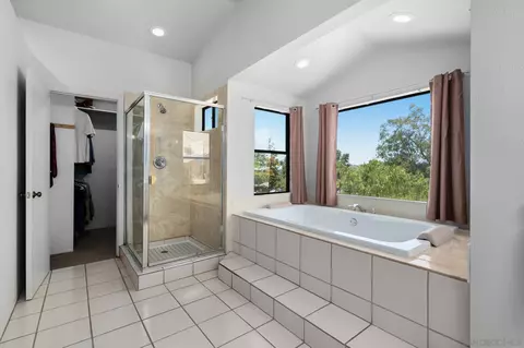Bath - 678 Sabrina Ter, Ramona, CA 92065 photo 3 of 5