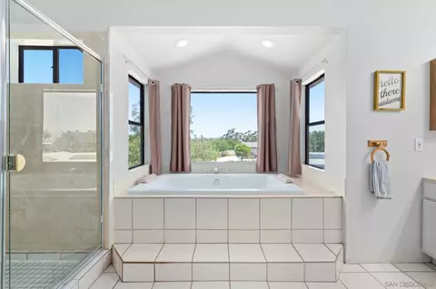 Bath - 678 Sabrina Ter, Ramona, CA 92065 photo 5 of 5