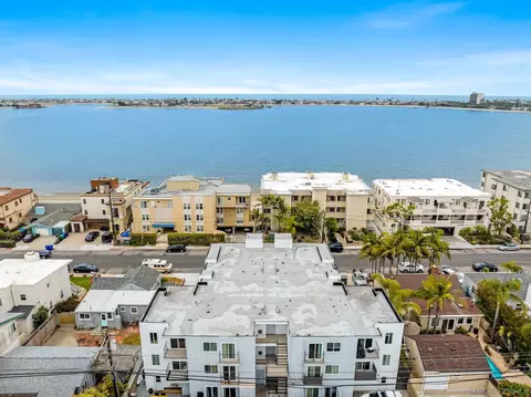 3745 Riviera Dr #4, San Diego, CA 92109