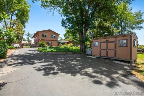 Exterior - 719 Davis St, Ramona, CA 92065 photo 5 of 18
