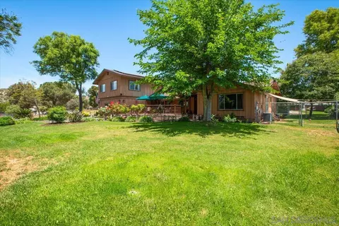 Exterior - 719 Davis St, Ramona, CA 92065 photo 6 of 18