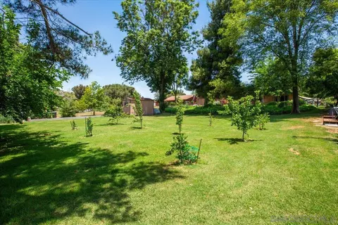 Exterior - 719 Davis St, Ramona, CA 92065 photo 4 of 18