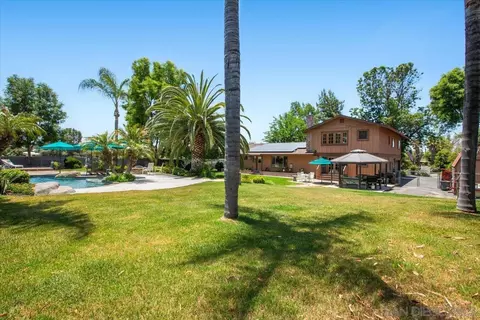 Exterior - 719 Davis St, Ramona, CA 92065 photo 11 of 18