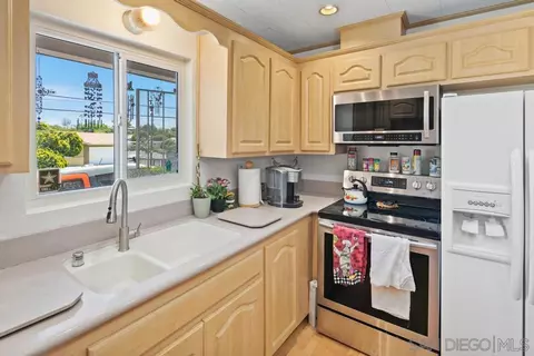 Kitchen - 2128 El Prado Ave, Lemon Grove, CA 91945 photo 2 of 3