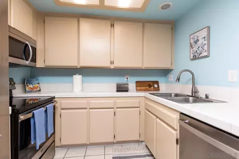 2425 Cranston Dr #211, Escondido, CA 92025 photo 6