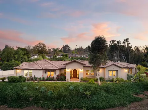 1674 Avenida Cherylita, El Cajon, CA 92020