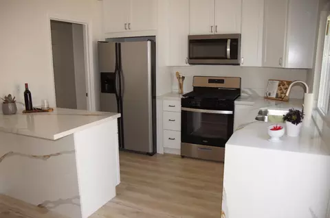 Kitchen - 9411 Carlton Oaks Dr #D, Santee, CA 92071 photo 3 of 5