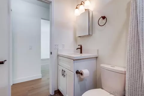 Bath - 1416 Rolling Hls, Oceanside, CA 92056 photo 3 of 3