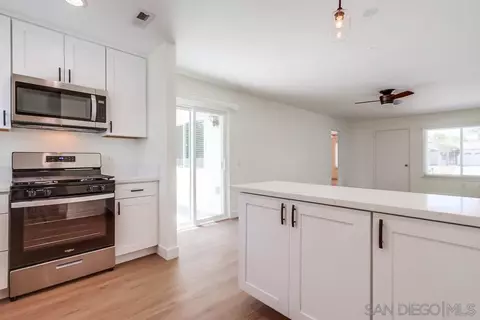 Kitchen - 1416 Rolling Hls, Oceanside, CA 92056 photo 5 of 7