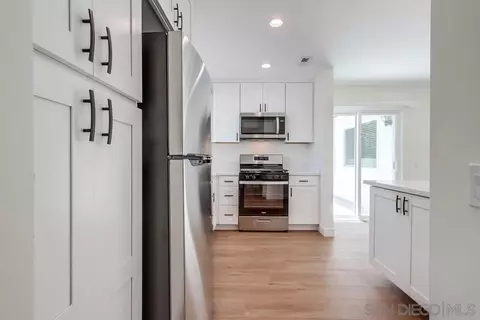 Kitchen - 1416 Rolling Hls, Oceanside, CA 92056 photo 1 of 7