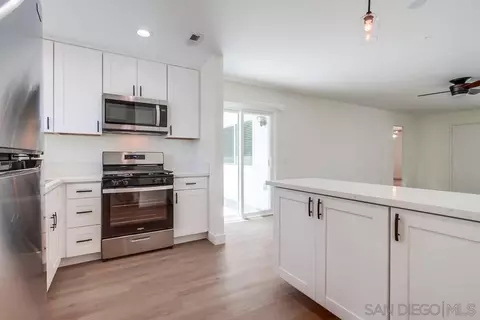 Kitchen - 1416 Rolling Hls, Oceanside, CA 92056 photo 4 of 7