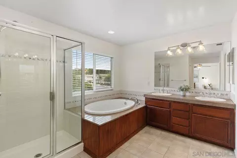 Bath - 2503 Valley Waters Ct, Spring Valley, CA 91978 photo 3 of 3