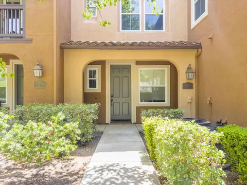 10536 Calle Tamarindo #3, San Diego, CA 92127