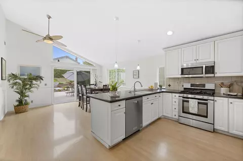 1828 Hill Top Ln, Encinitas, CA 92024