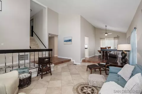 1660 Hawk Ridge Pl, Escondido, CA 92027 photo 4