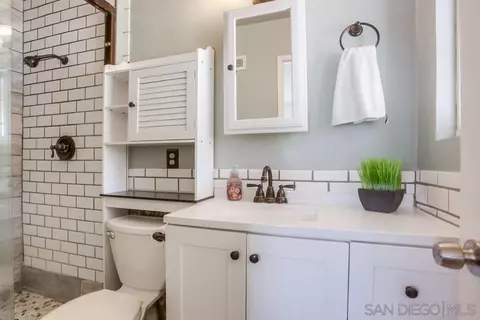 Bath - 13151 Casa Grande, Lakeside, CA 92040 photo 2 of 2