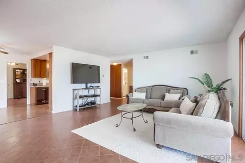 Living - 13151 Casa Grande, Lakeside, CA 92040 photo 3 of 4