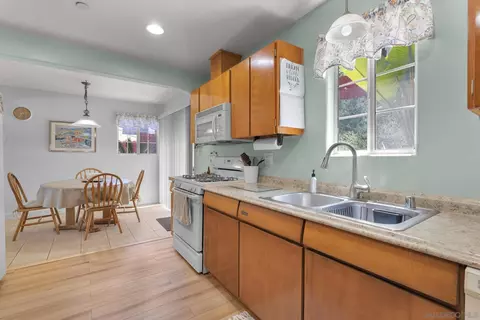 Kitchen - 9183 Paradise Park Dr, Lakeside, CA 92040 photo 1 of 3