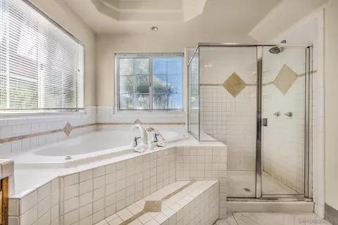 Bath - 9183 Paradise Park Dr, Lakeside, CA 92040 photo 3 of 4