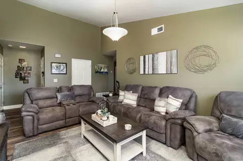 Living - 9318 Northview Ter, Santee, CA 92071 photo 2 of 4