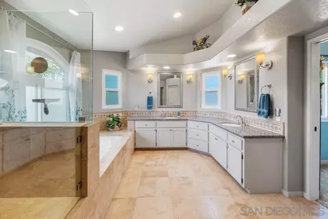 Bath - 13994 Hickory St, Poway, CA 92064 photo 4 of 6
