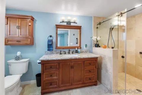 Bath - 13994 Hickory St, Poway, CA 92064 photo 2 of 6