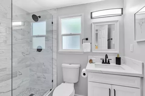 Bath - 12208 Witt Rd, Poway, CA 92064 photo 1 of 5