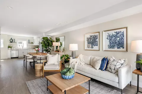 1956 Hornblend St #4, San Diego, CA 92109