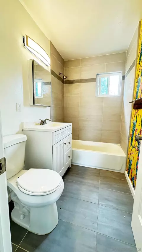 Bath - 1238 Holly Ave, Imperial Beach, CA 91932 photo 1 of 1