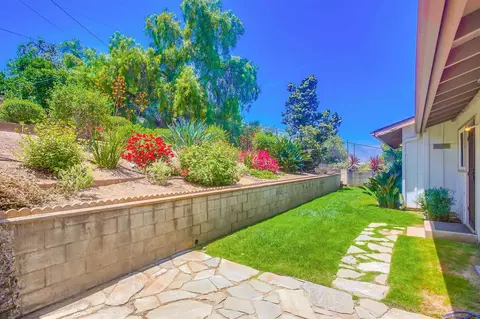 1229 Phillips St, Vista, CA 92083 photo 46