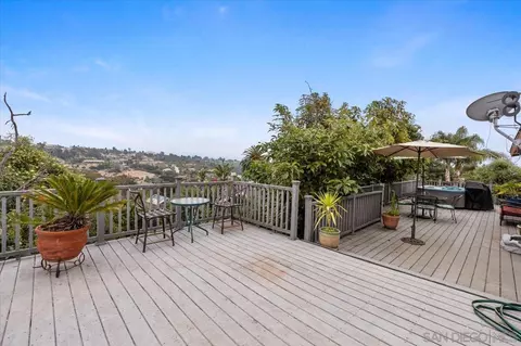 2326 Peet Ln, Escondido, CA 92025 photo 14