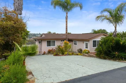 2326 Peet Ln, Escondido, CA 92025 photo 3